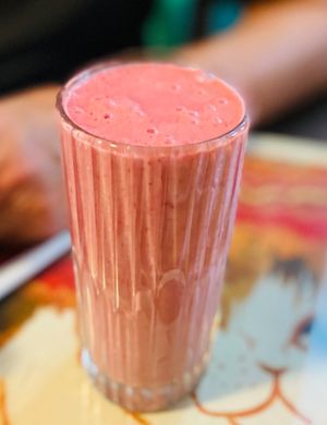 Banana strawberry smoothie at Miau in Bucharest