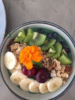 Green Ocean made of green spirulina. We also have açaí bowl, blue spiraling And pink pitaya x They are just delicious!  at Cafe Nomad in Fuengirola