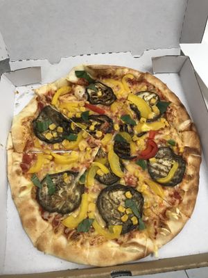 Pizza specjalna z grillowanym bakłażanem  at Vege Pizza in Poznan