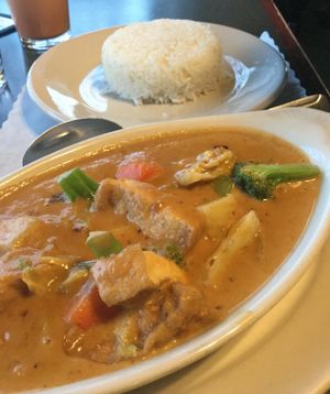Peanut curry at Thai Orchid in Salem