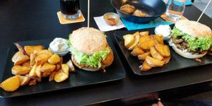 Burger Menü at Universum in Hannover