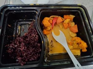 Cauliflower Curry at Raw Junkies in Studio City