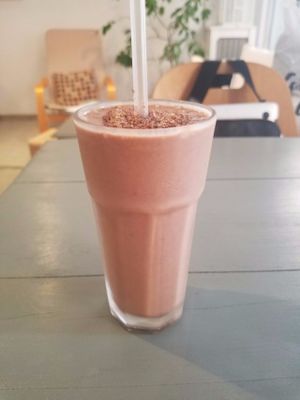 Cheeky Monkey Smoothie at Caju in Nice