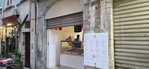 No longer in business, now an ice cream shop at Caju in Nice