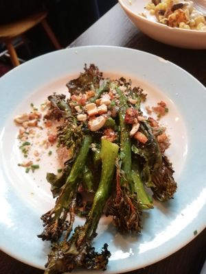 Roasted broccoli with shiitake cream and roasted cashews at WILD in Antwerpen