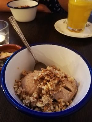 Fig ice cream with almonds at WILD in Antwerpen