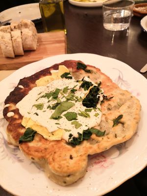 Kikkererwten foccacia at WILD in Antwerpen
