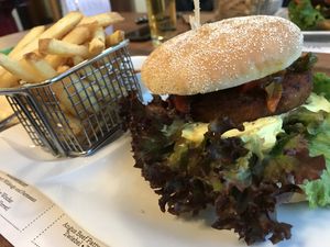 Vegan Burger at Geiers Gambrinus in Ganserndorf