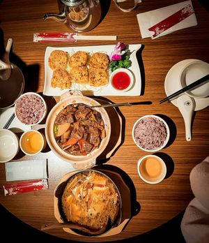 Stinky Tofu Hot Pot, Tofu Fungus & Fried Veggieballs at Hui Tien Vegetarian in Taipei