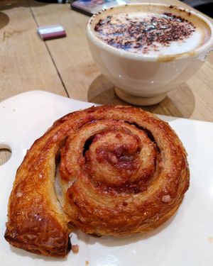 Cinnamon Roll (vegan) at Le Pain Quotidien - Les Halles in Paris