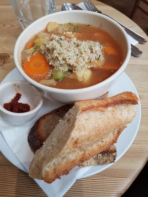 Vegan lunch: pot au feu at Le Pain Quotidien - Les Halles in Paris