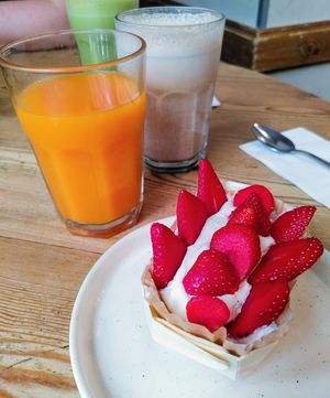 Pavlova (vegan) + Drinks at Le Pain Quotidien - Les Halles in Paris