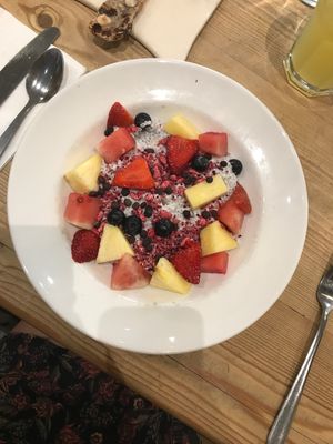Flower power! Jumie at Le Pain Quotidien - Les Halles in Paris
