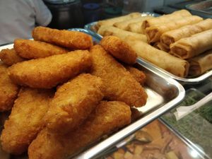Hash brown and spring rolls at Singapore General Hospital - Vegetarian Stall in Central Singapore