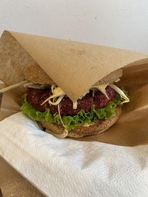 Beetroot burger at Papuvege in Lodz