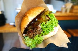 Jackfruit burger at Papuvege in Lodz