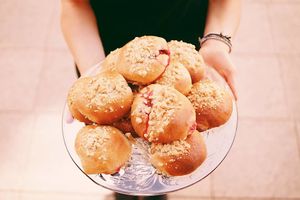 Orkiszowe bułeczki z owocami at Porcja in Lodz