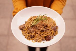 Spaghetti kukurydziane z pesto grzybowym at Porcja in Lodz