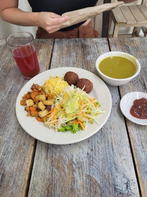 Menu del día. Bebida de Jamaica, crema de apio, y postre  at Veggie Life in Medellin