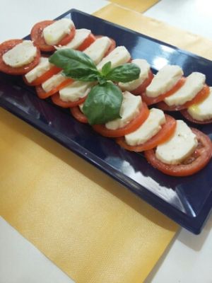 caprese con mozzarella fatta in casa at Il Grifone Vegan in Meda