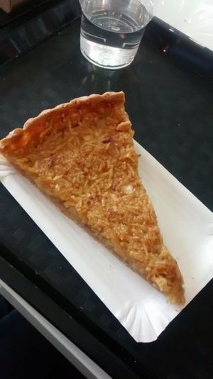 Vegan applepie at Green by Laurence in Annecy