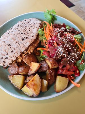 Vegan burger at Joe's Cafe in Lahinch