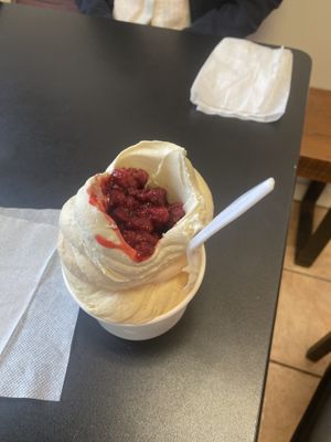 Peach banana whip with raspberries   at Bashful Banana in Ocean City