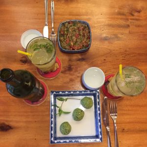 Starters and freshmade Limonade at Simple Things in Kampot