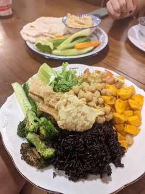 Dali bowl & hummus dip at Simple Things in Kampot