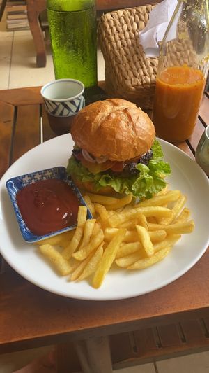 Burger   at Simple Things in Kampot