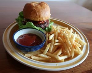 veggie burger at Simple Things in Kampot