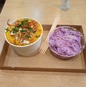mac'n'cheese and coleslaw at Vegan Love in Budapest