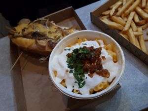 Mac and cheese & philly cheese steak at Vegan Love in Budapest