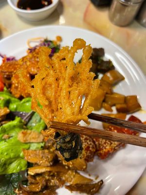 Crunchy enoki at An Lac Chay - Hoan Kiem in Hanoi