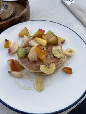 Vegan pancakes with fruit & agave  at Desayuneria in Conil De La Frontera