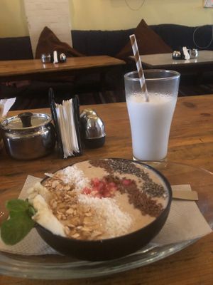 Smoothie bowl at OR2K in Pokhara