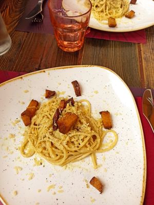 Carbonara vegana at Rifugio Romano in Rome