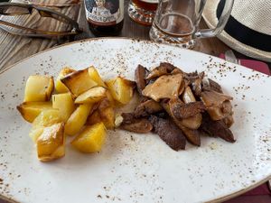 😍 at Rifugio Romano in Rome