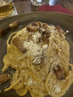 Spaghetti carbonara  at Rifugio Romano in Rome