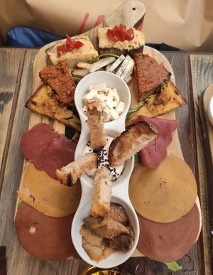 Tagliere Vegano #Veganuary at Rifugio Romano in Rome