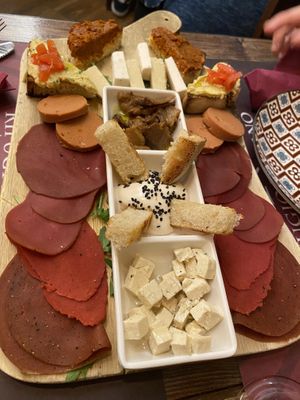 Tagliere misto #Veganuary at Rifugio Romano in Rome