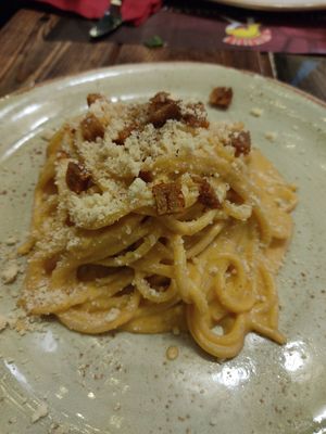 Carbonara vegana at Rifugio Romano in Rome