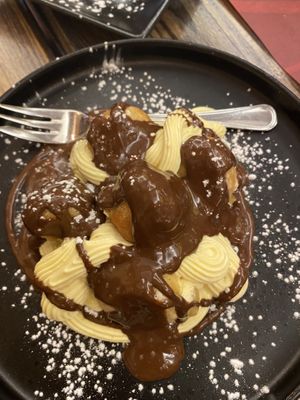 Profiteroles   at Rifugio Romano in Rome