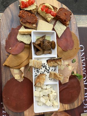 Tagliere vegan  at Rifugio Romano in Rome