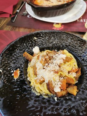 Carbonara spaghetti at Rifugio Romano in Rome