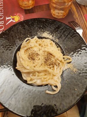 Cacio e pepe at Rifugio Romano in Rome