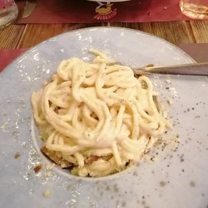 Tonnarelli cacio e pepe at Rifugio Romano in Rome