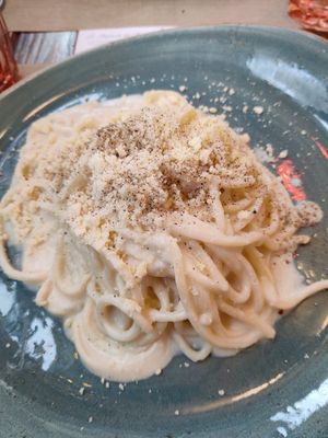 Vegan cacio e pepe at Rifugio Romano in Rome