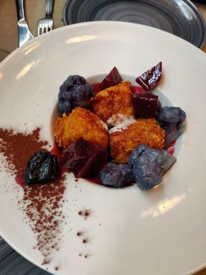 Lentils "Nofu" with broccoli and beetroot at Rifugio Romano in Rome