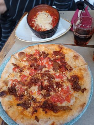 Pizza and Cannelloni at Rifugio Romano in Rome
